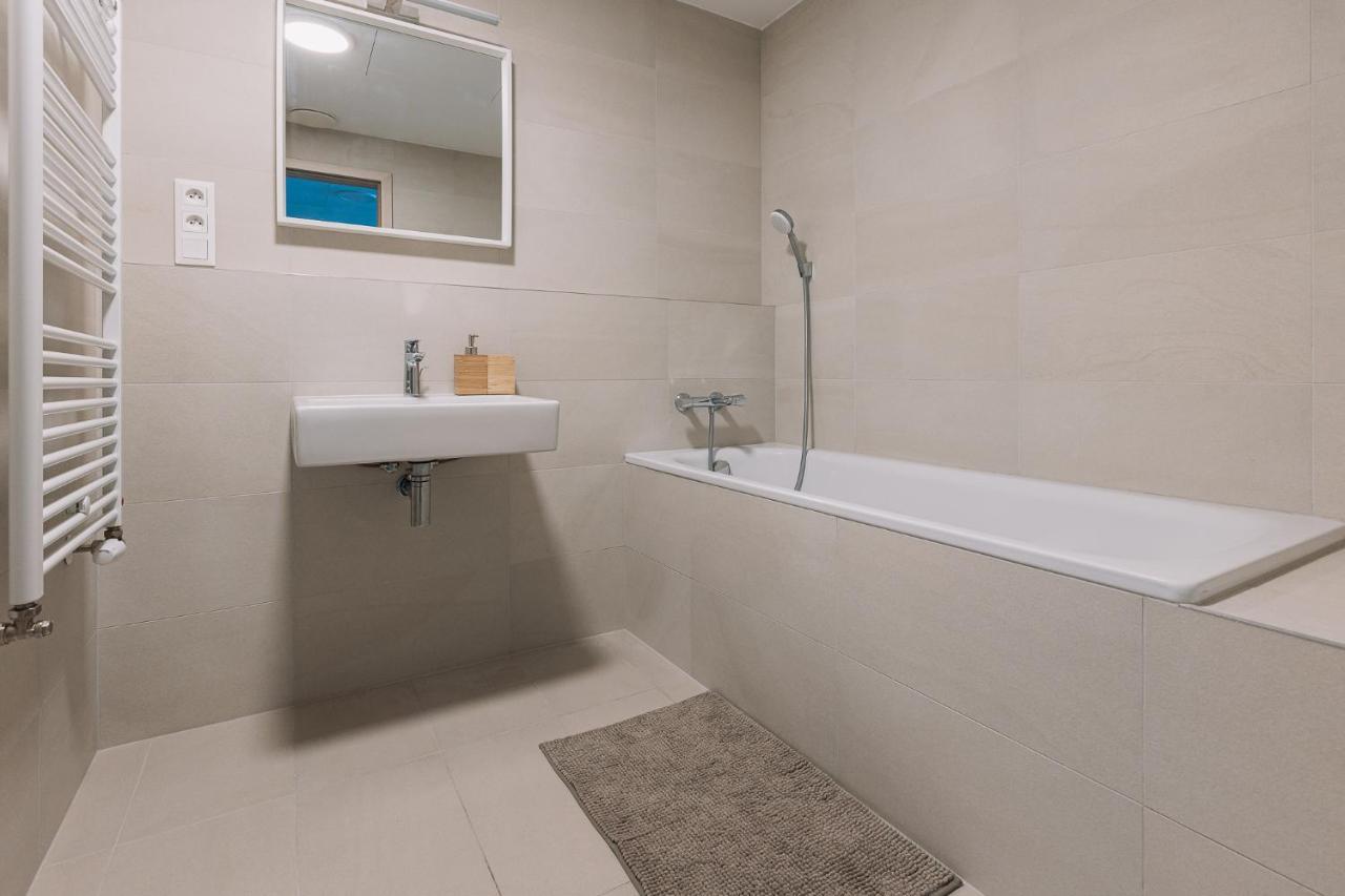 Skau Coral Residence In Sky Park 22 Floor 1Tower Panoramic View Free Parking Bratislava Exterior foto